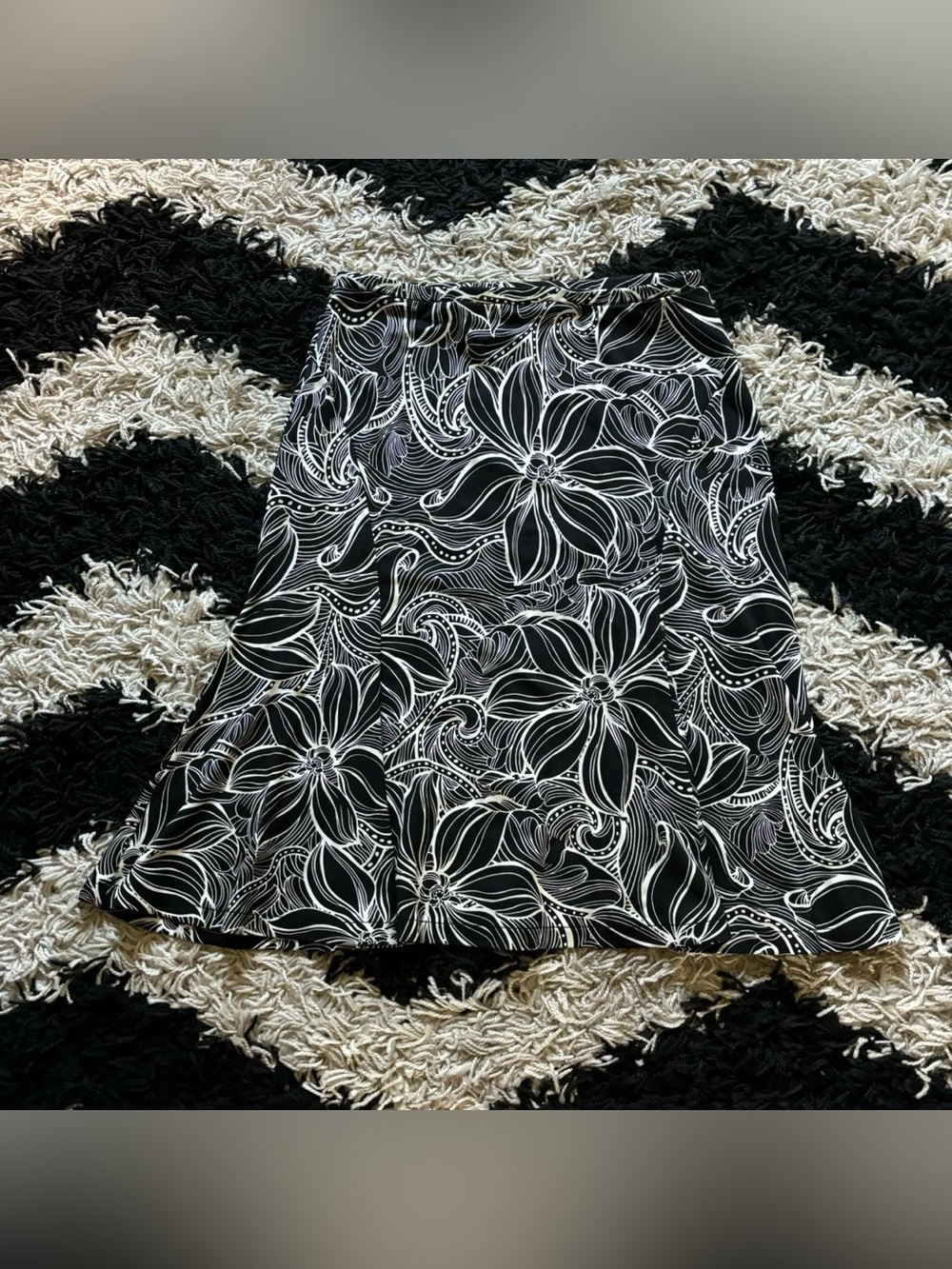 Talbots Petites Vintage 90’s Black White Floral A-Line Midi Skirt Women’s Small